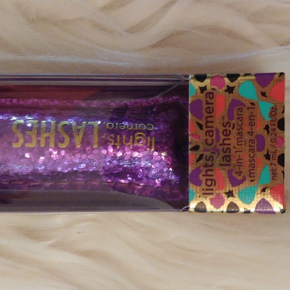 💝FIRM! NWT TARTE LIGHTS CAMERA LASHES 4 IN 1 MASCARA LIMITED EDITION PACKAGING - Picture 3 of 8
